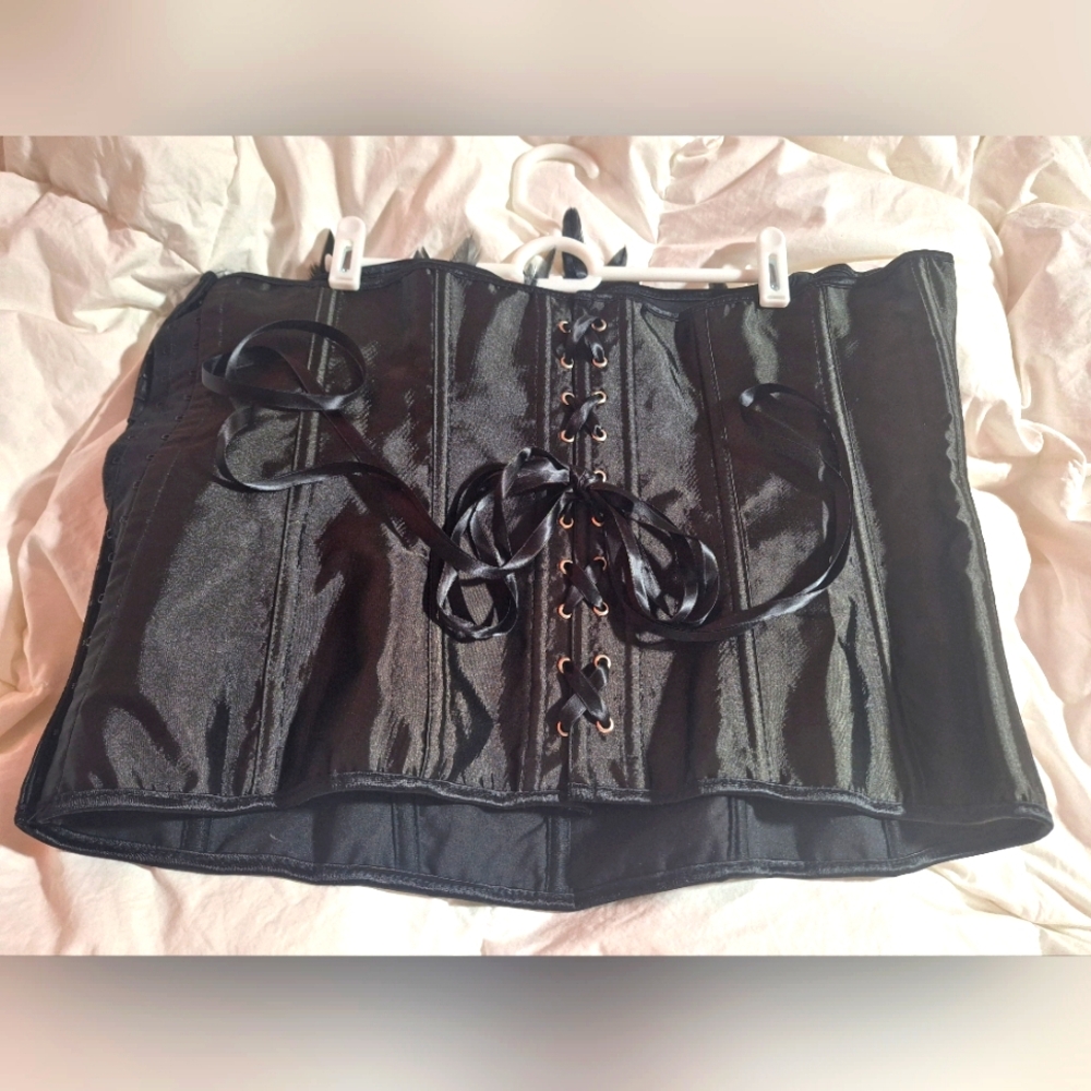Womens Classic Corset Top Costume Hourglass Shape for Halloween - Picture 6 of 10